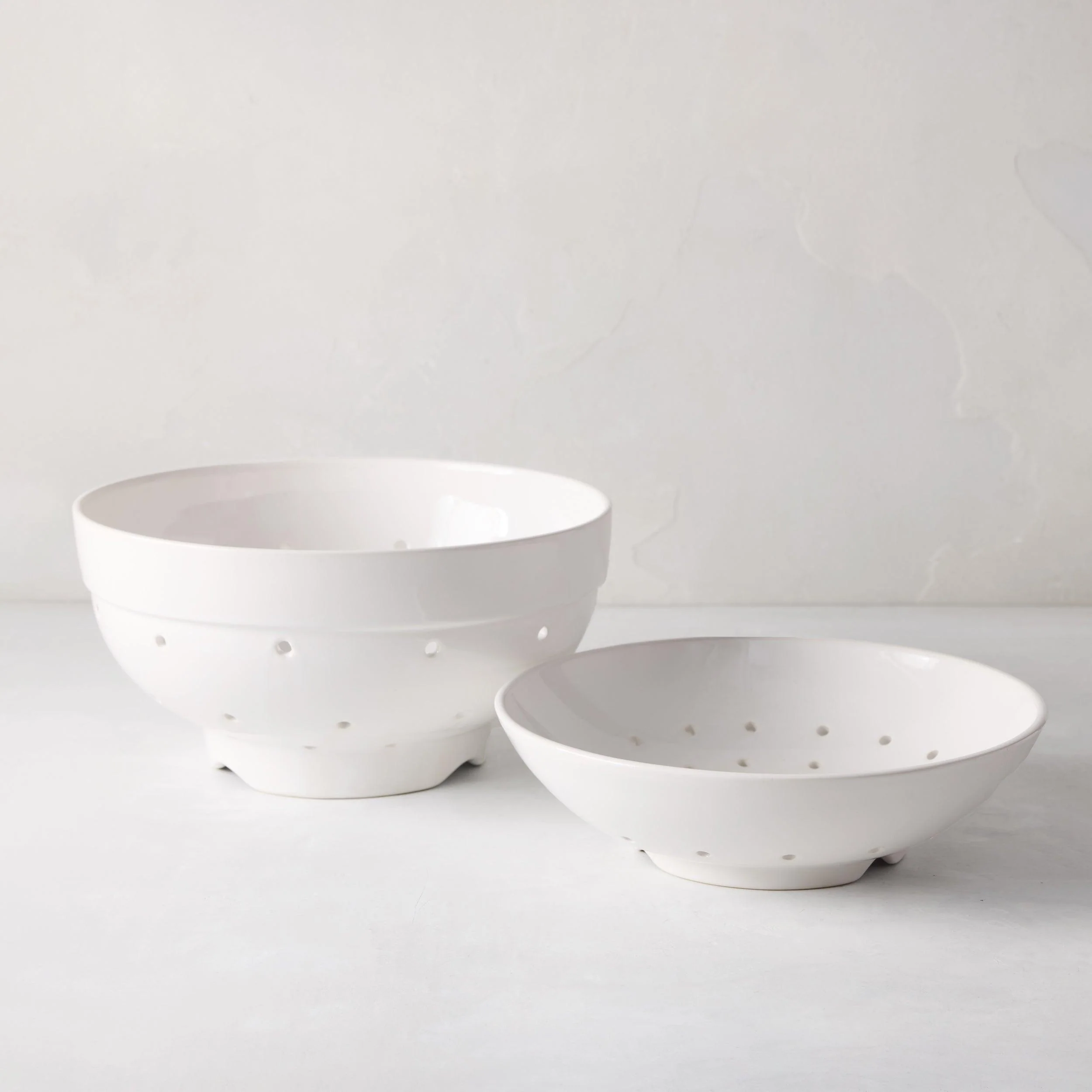 Hudson Grace White Ceramic Berry Bowl - Image 5