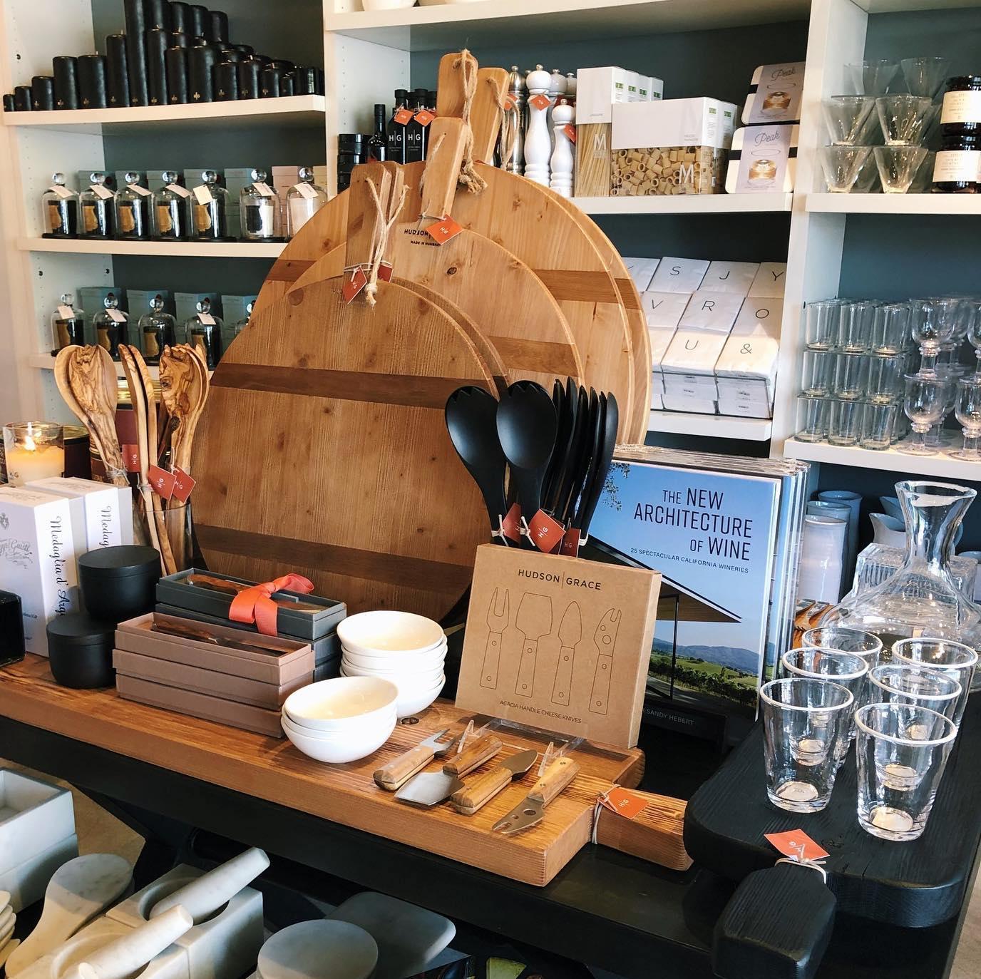 HG Reclaimed Wood Round Serving Board - Image 5