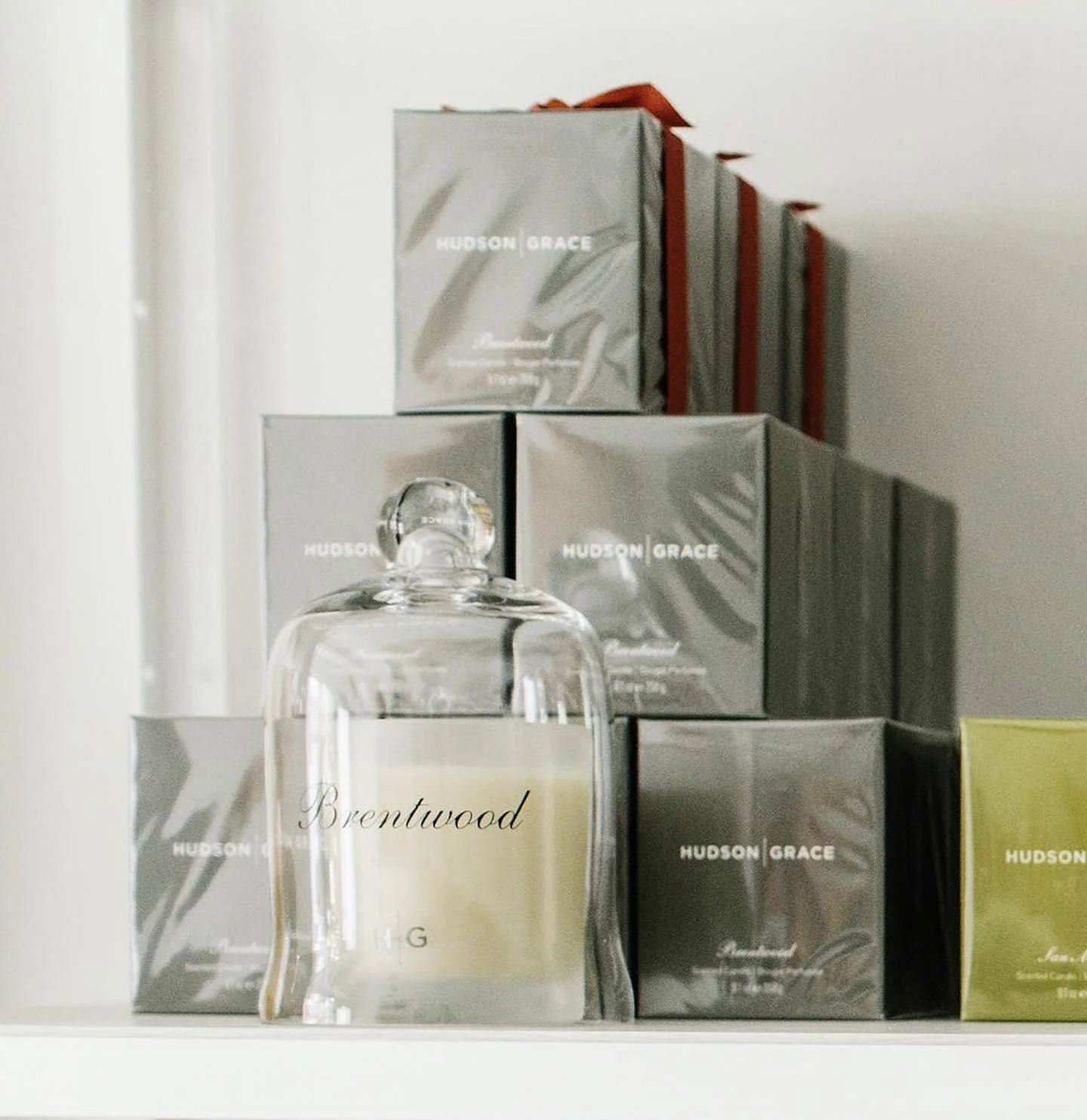 Hudson Grace Brentwood Scented 3-Wick Candle - Image 5