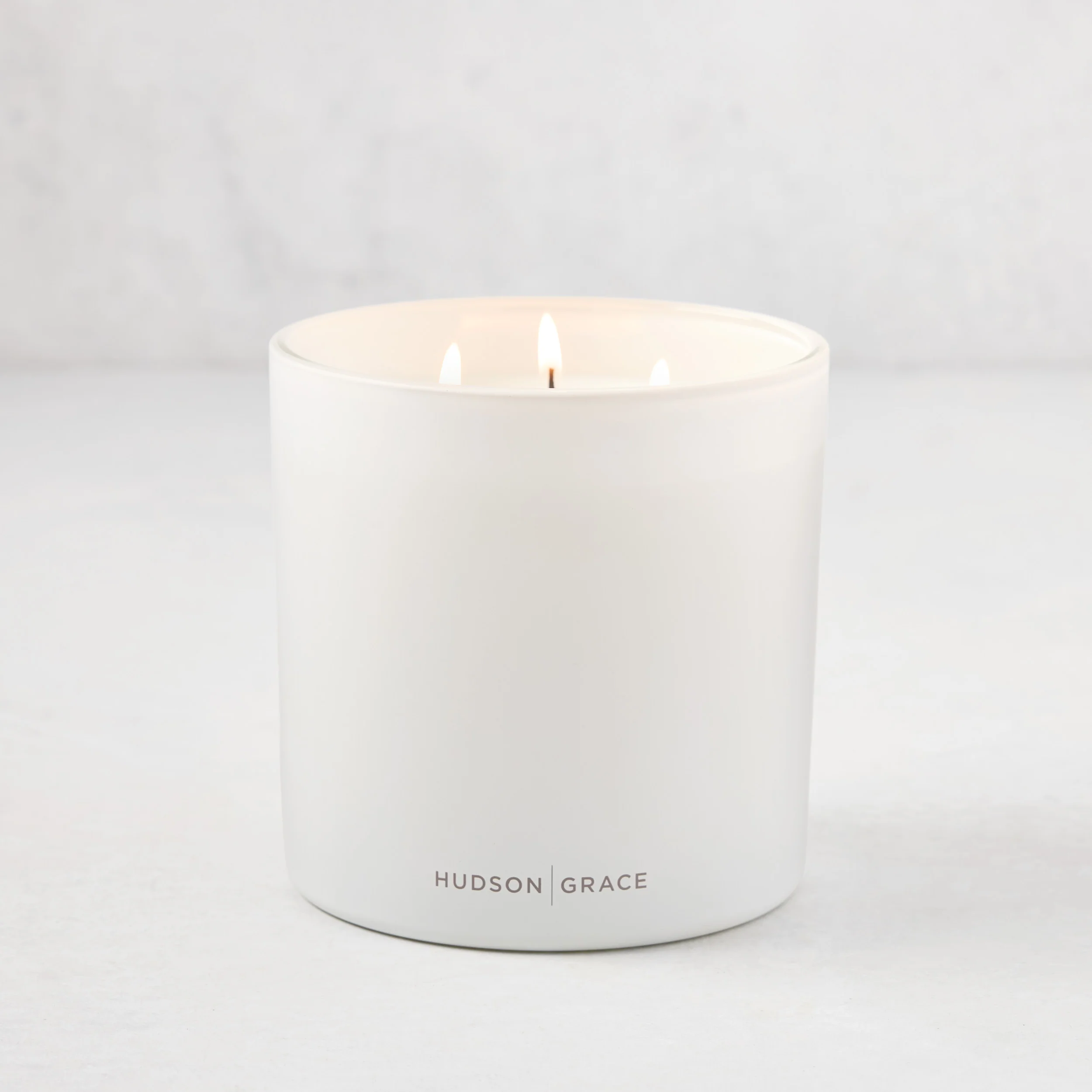 Hudson Grace Greenwich Scented 3-Wick Candle - Image 4