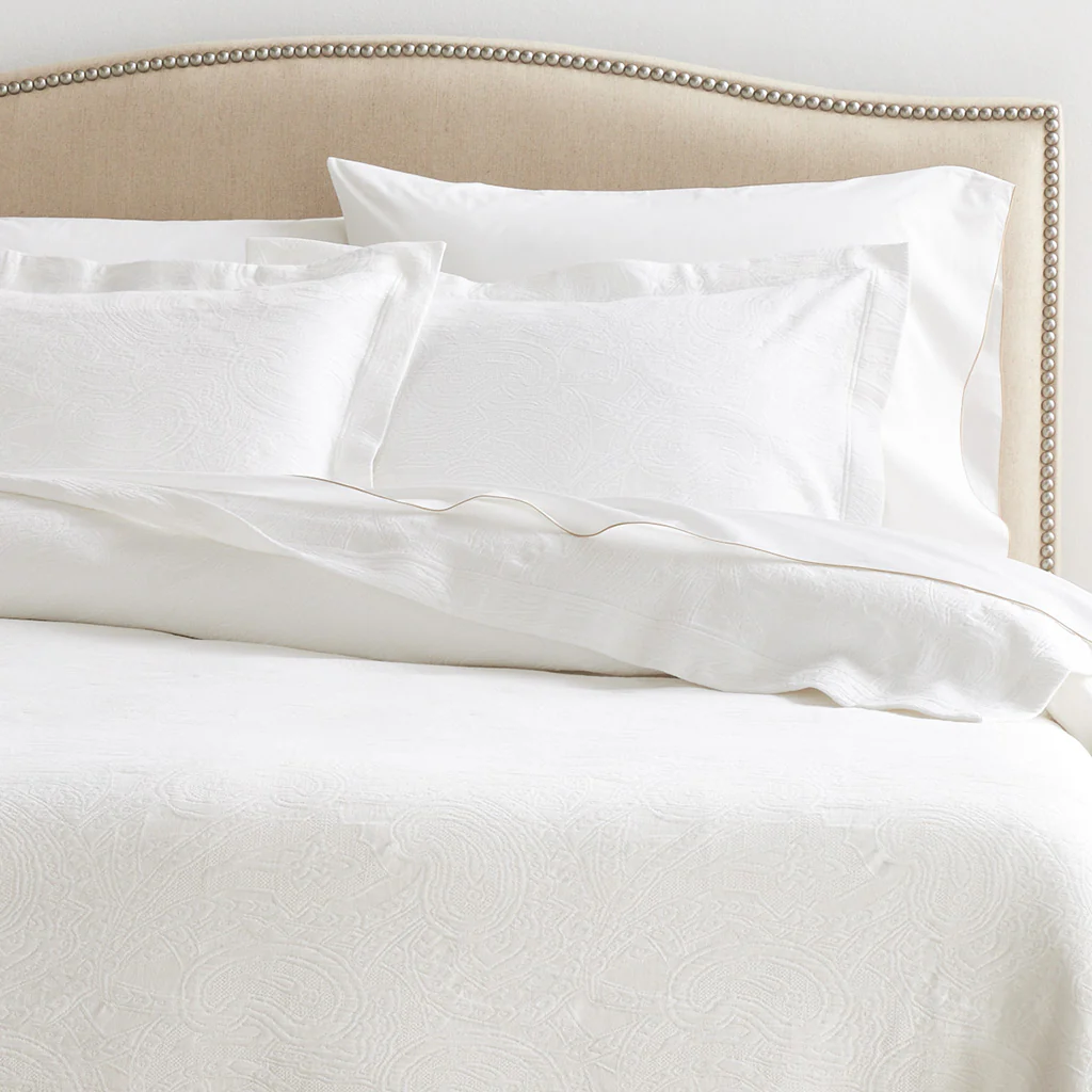 Paisley White Cotton Matelassé Coverlet - Image 2