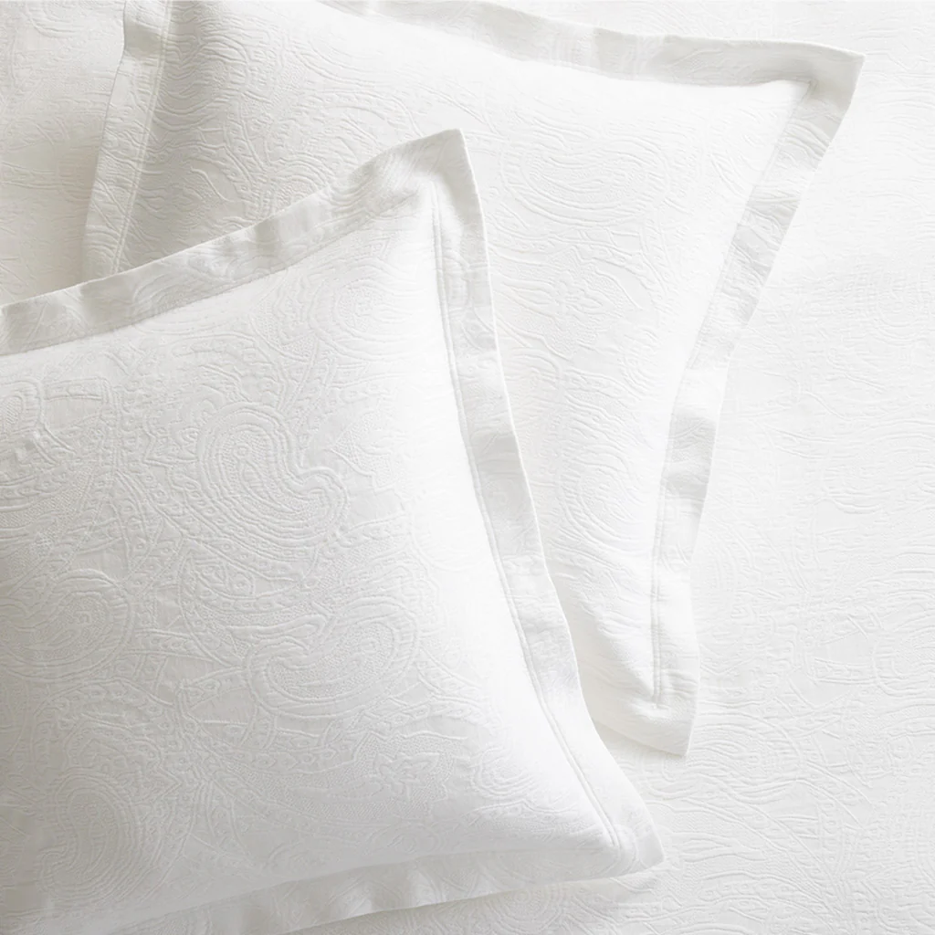 Paisley White Cotton Matelassé Shams, set of 2 - Image 2