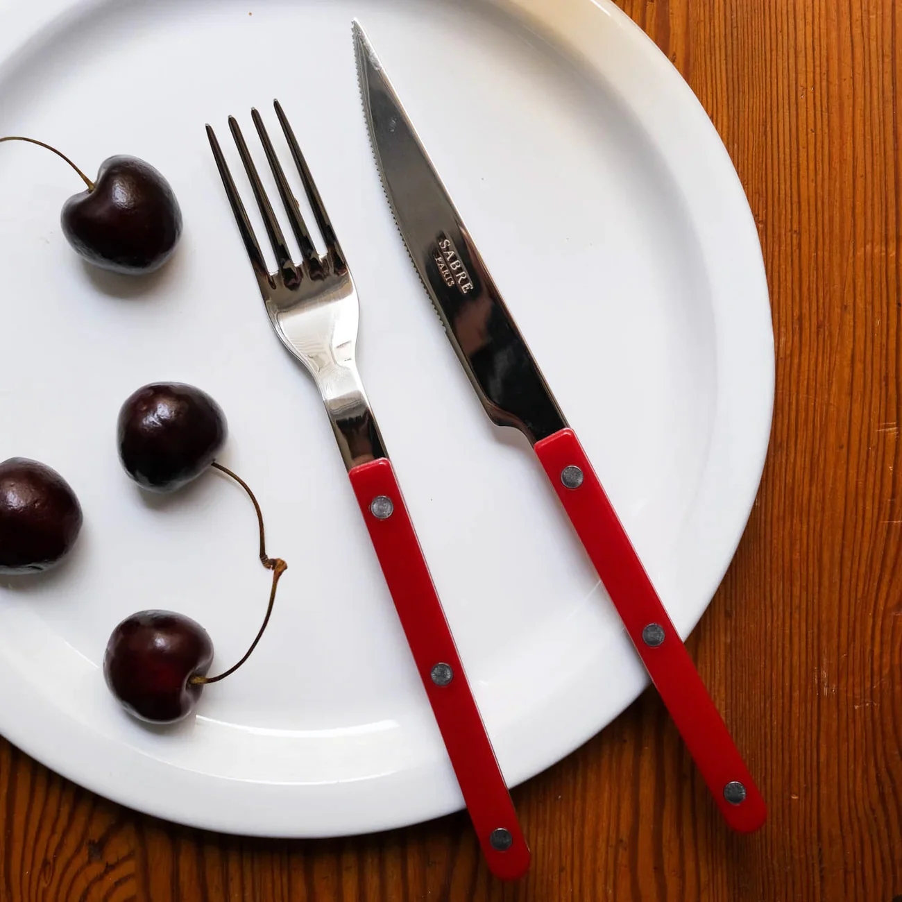 Cherry Red Bistro 5-Piece Flatware Set - Image 4