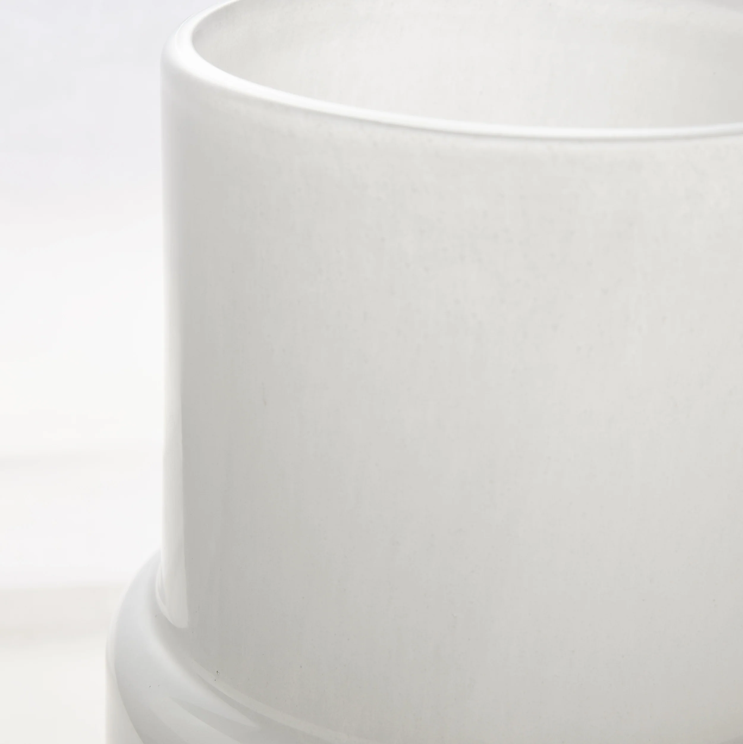 White Maartje Vase - Image 5