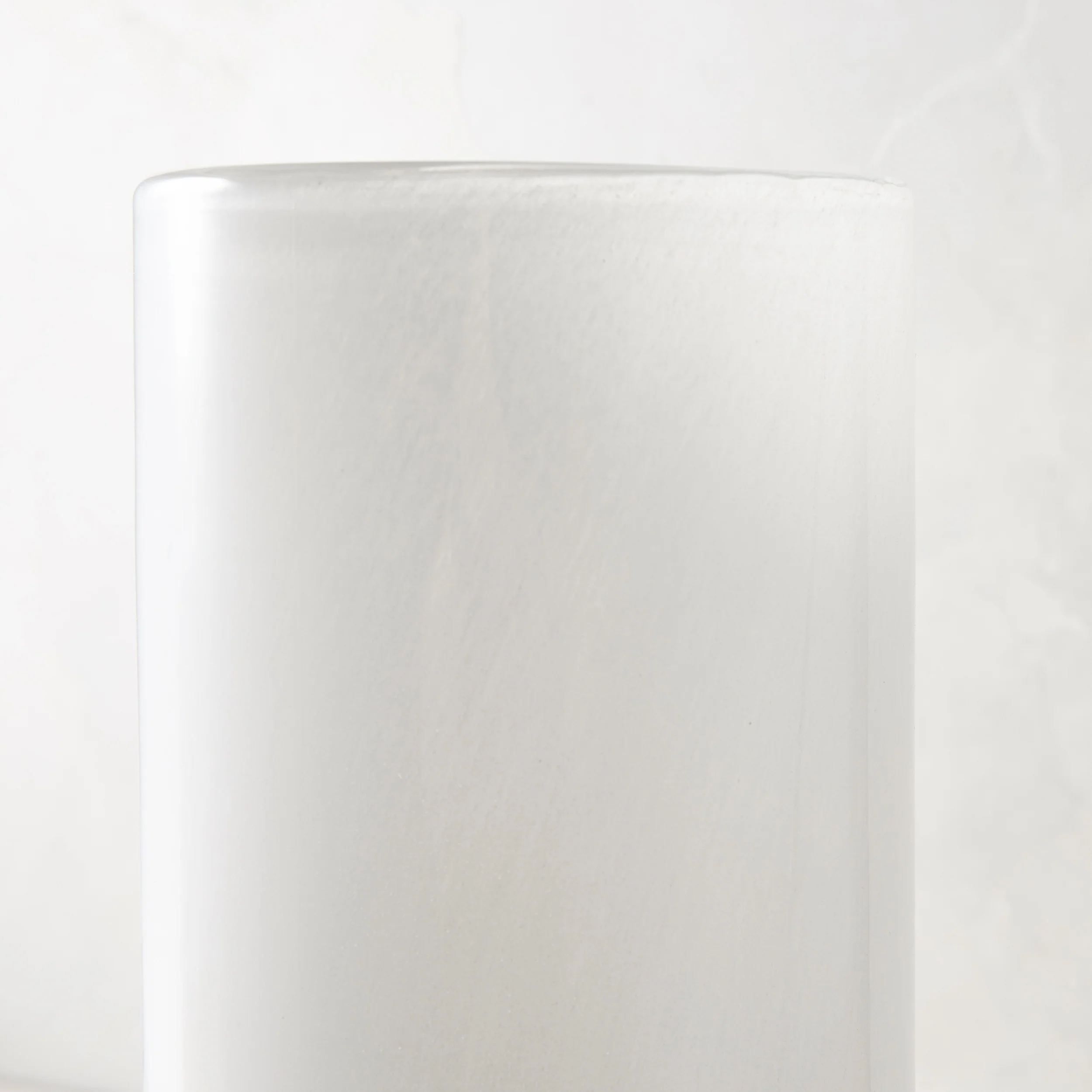 White Oversized Grando Vase - Image 4